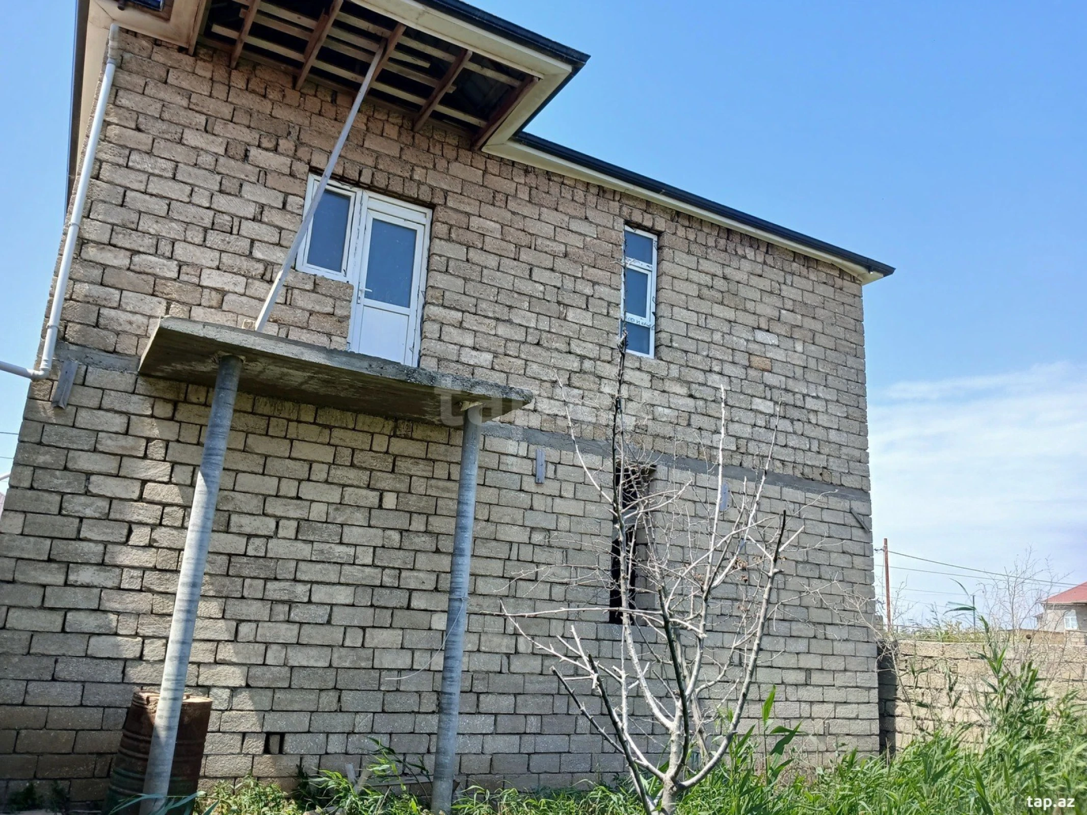 Satılır 4 otaqlı həyət evi 200 m²