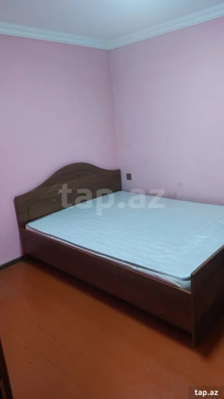 Kirayə verilir 2 otaqlı həyət evi 0.8 m²