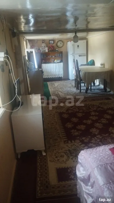 Satılır 5 otaqlı həyət evi 180 m²