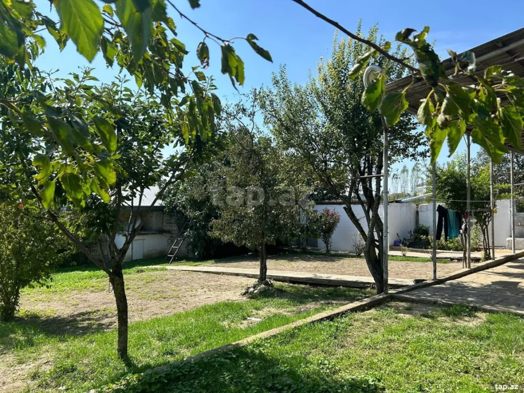 Satılır 5 otaqlı həyət evi 180 m²