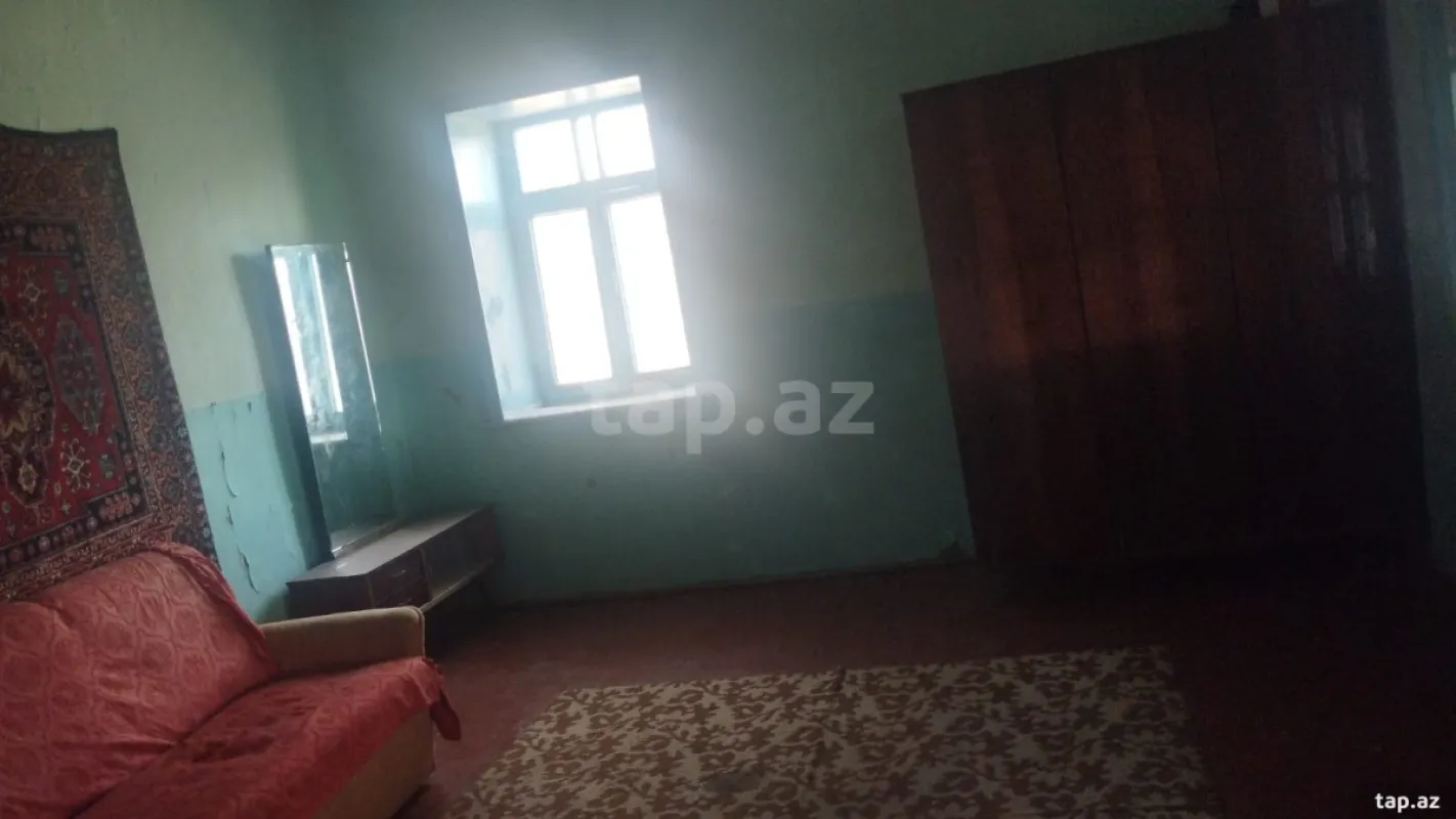 Satılır 5 otaqlı həyət evi 180 m²