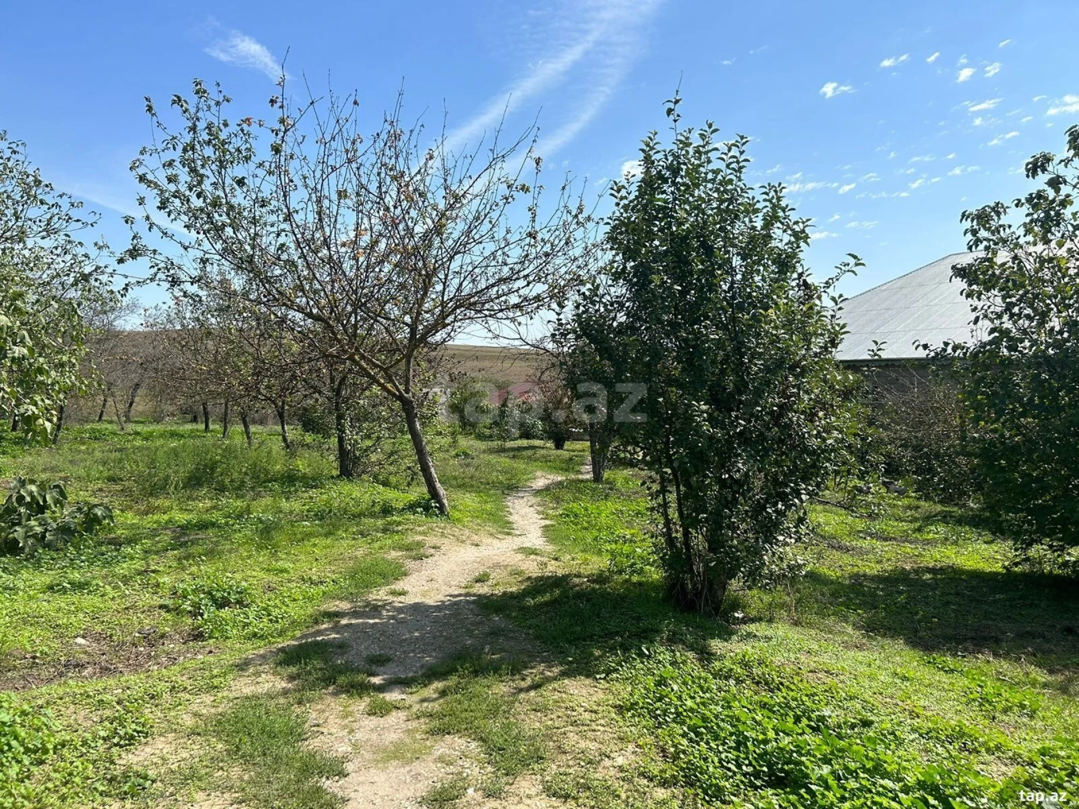 Satılır 5 otaqlı həyət evi 180 m²