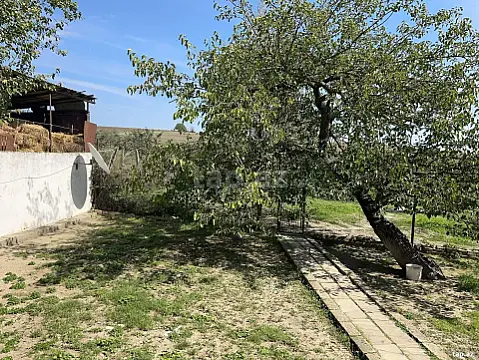 Satılır 5 otaqlı həyət evi 180 m²