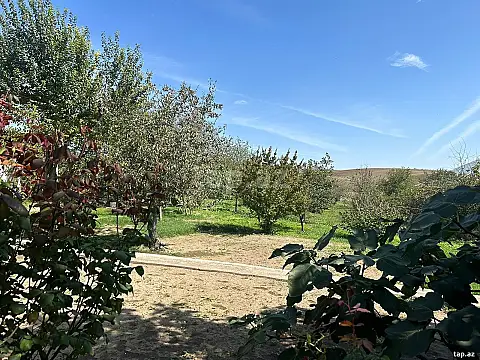 Satılır 5 otaqlı həyət evi 180 m²