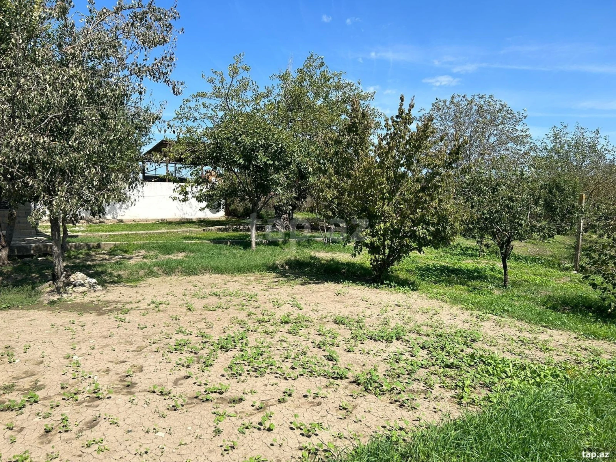 Satılır 5 otaqlı həyət evi 180 m²