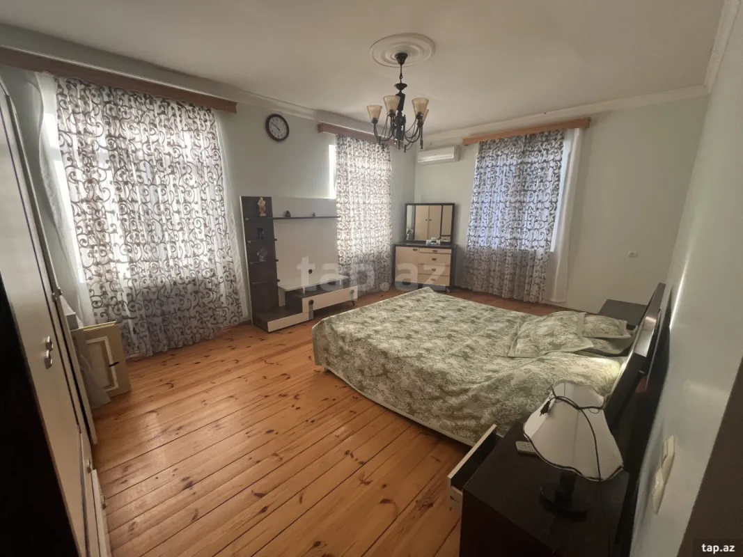 Kirayə verilir 6 otaqlı həyət evi 300 m²