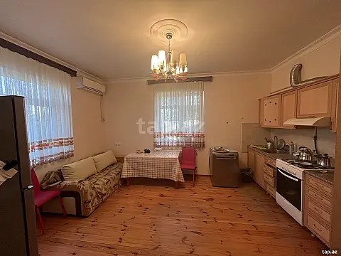 Kirayə verilir 6 otaqlı həyət evi 300 m²