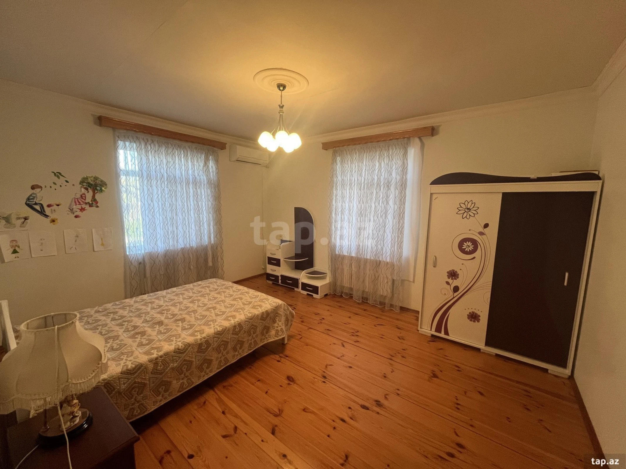 Kirayə verilir 6 otaqlı həyət evi 300 m²