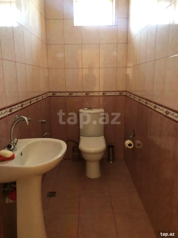 Kirayə verilir 6 otaqlı həyət evi 300 m²