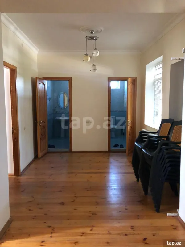 Kirayə verilir 6 otaqlı həyət evi 300 m²