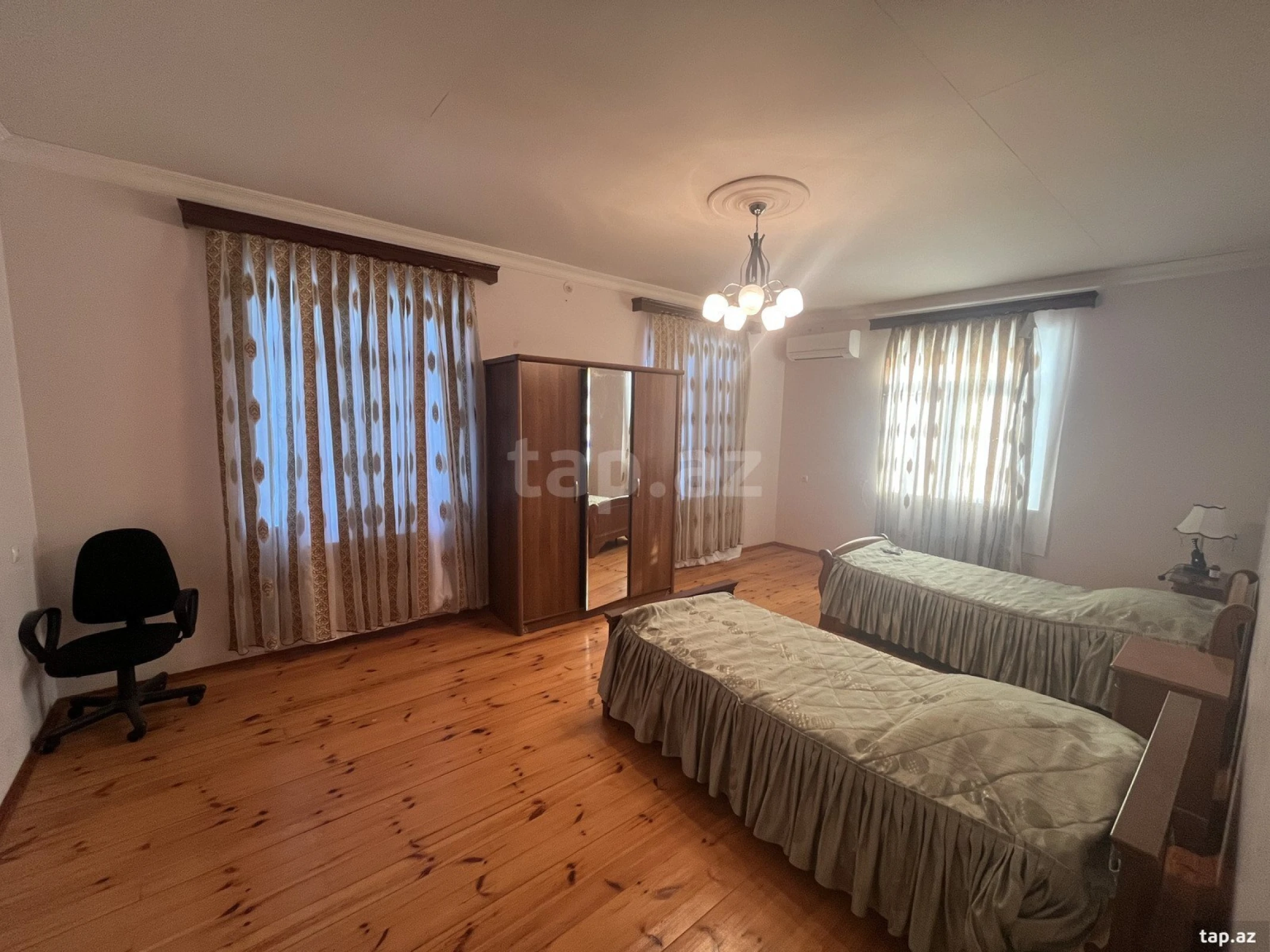 Kirayə verilir 6 otaqlı həyət evi 300 m²