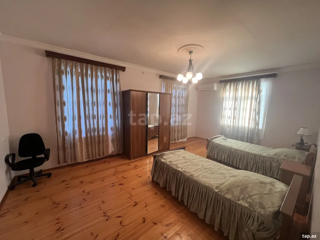 Kirayə verilir 6 otaqlı həyət evi 300 m²