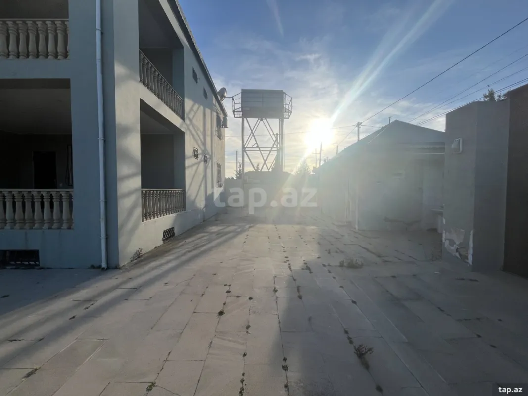 Kirayə verilir 6 otaqlı həyət evi 300 m²