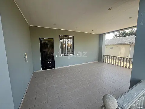 Kirayə verilir 6 otaqlı həyət evi 300 m²