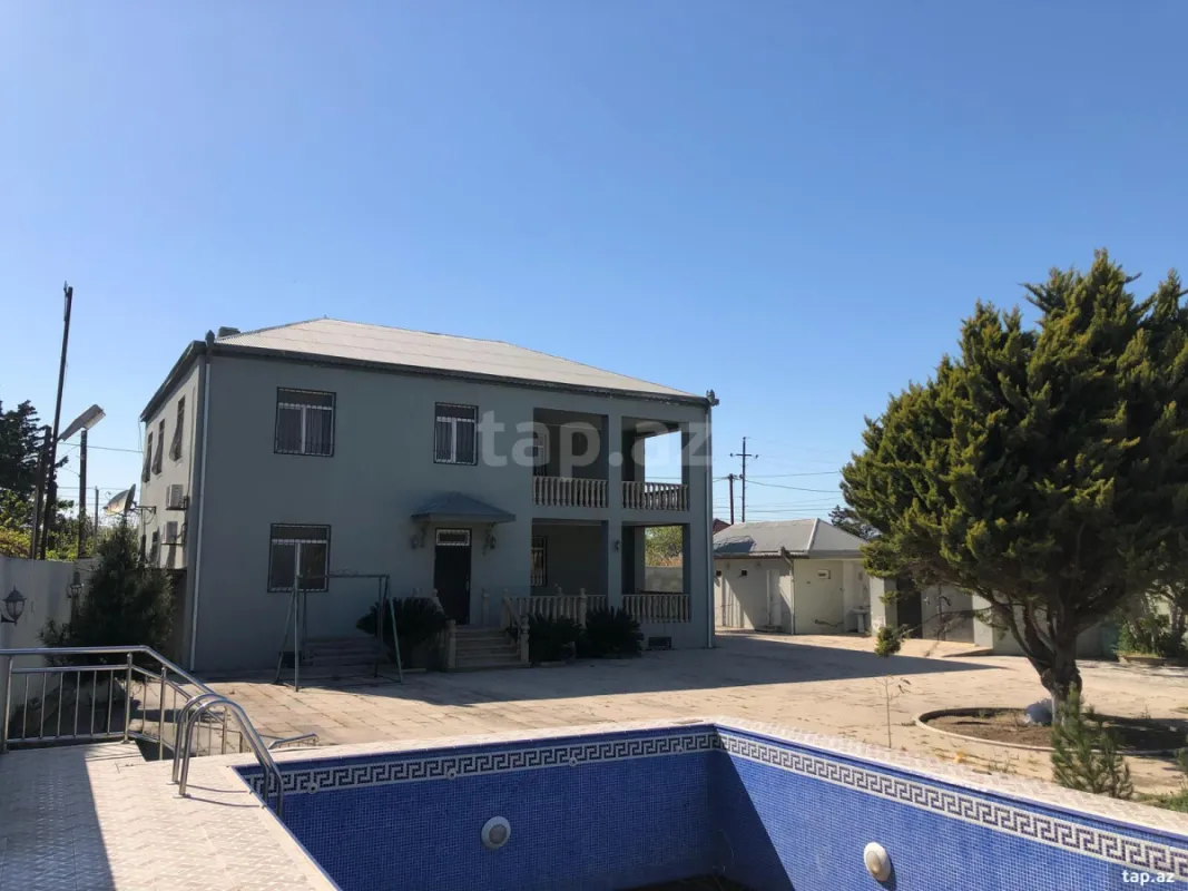 Kirayə verilir 6 otaqlı həyət evi 300 m²