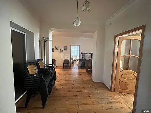 Kirayə verilir 6 otaqlı həyət evi 300 m²