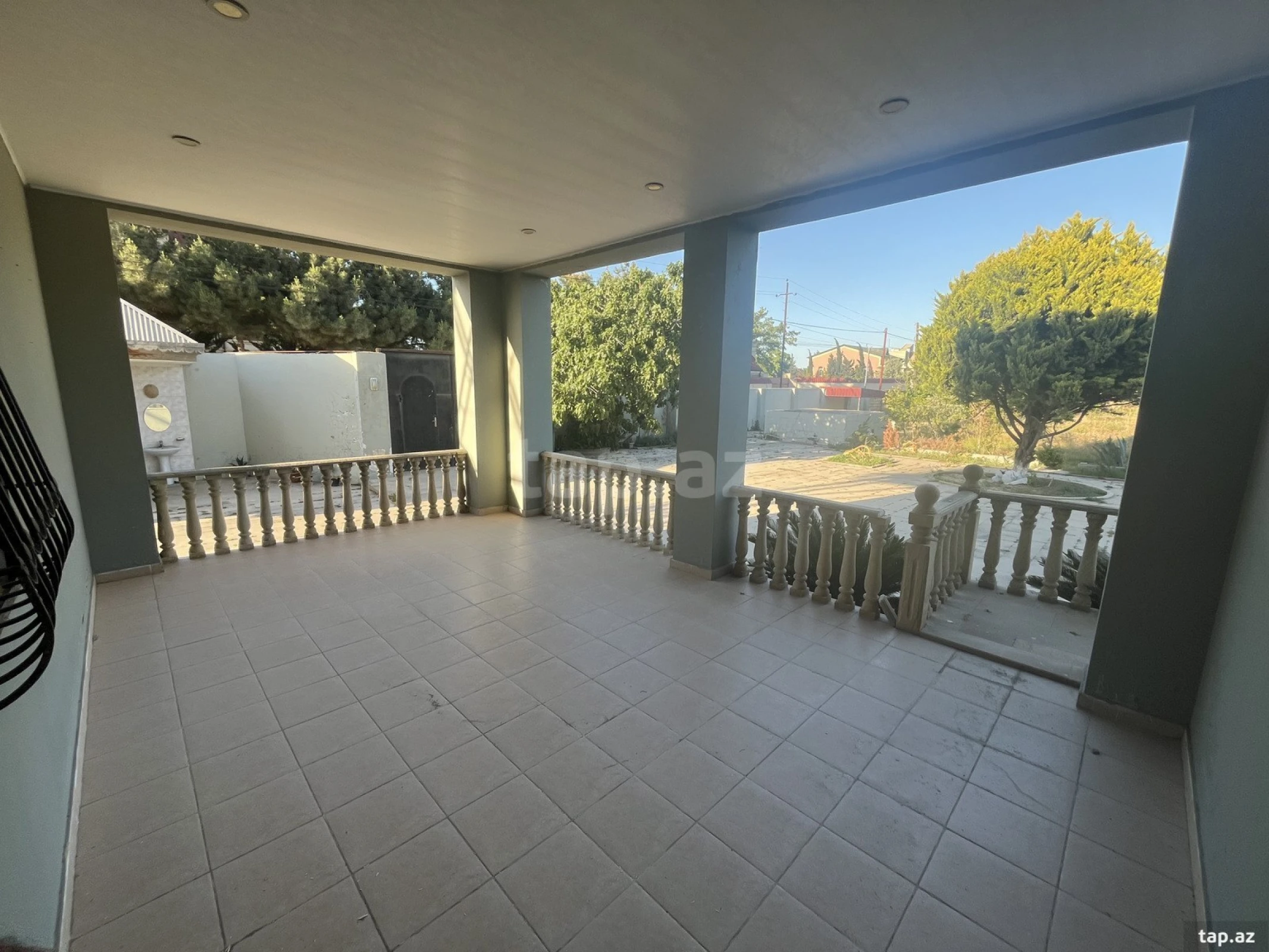 Kirayə verilir 6 otaqlı həyət evi 300 m²