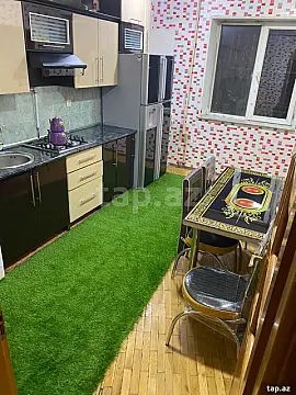 Kirayə verilir 4 otaqlı mənzil 150 m²