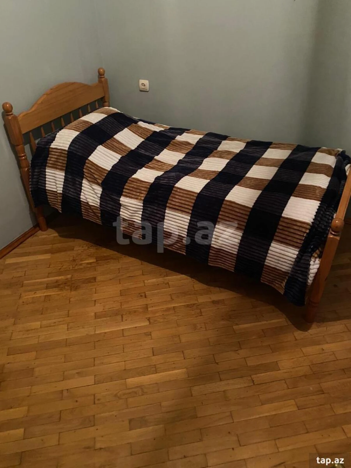 Kirayə verilir 4 otaqlı mənzil 150 m²