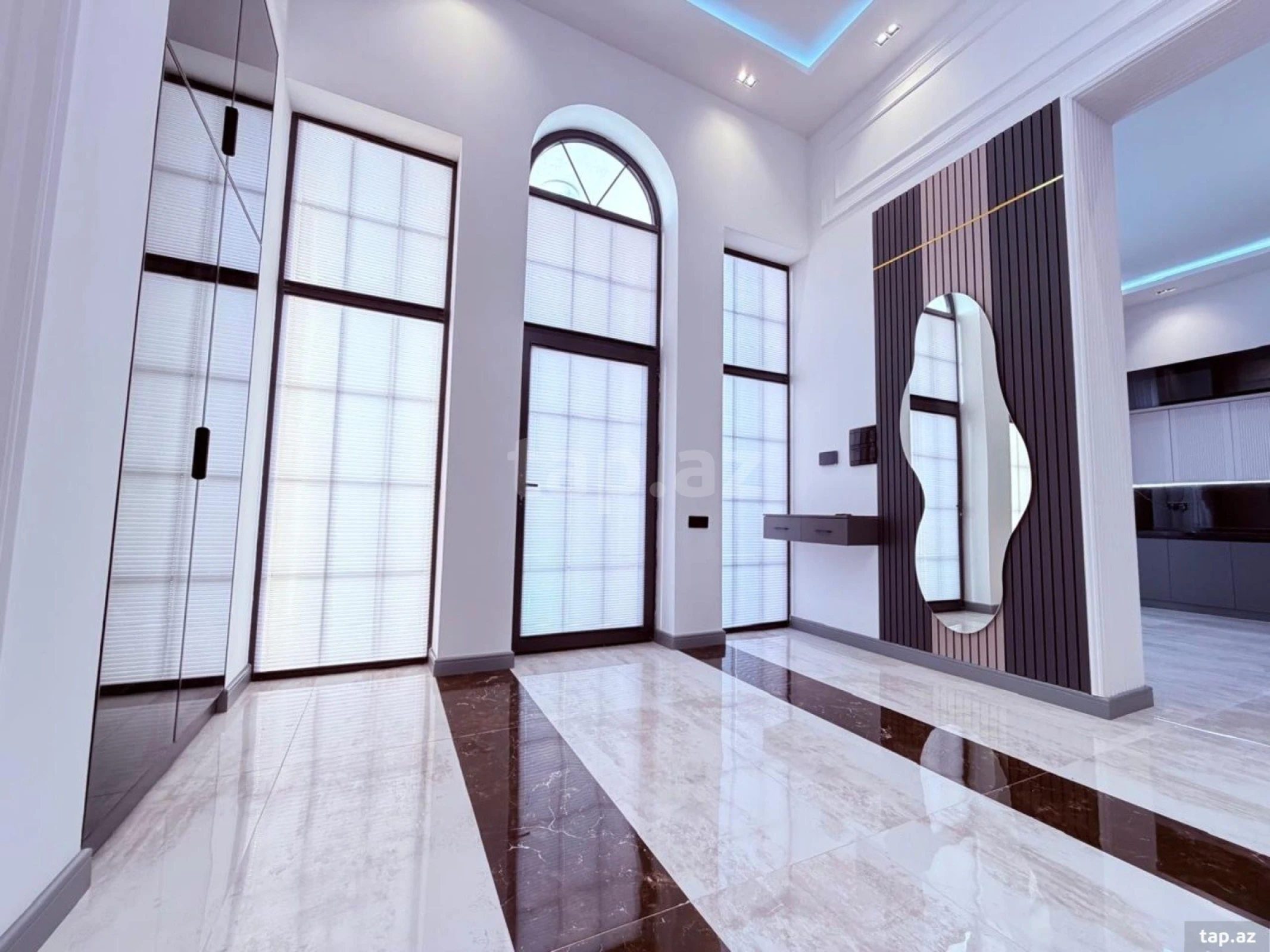 Satılır 4 otaqlı həyət evi 250 m²