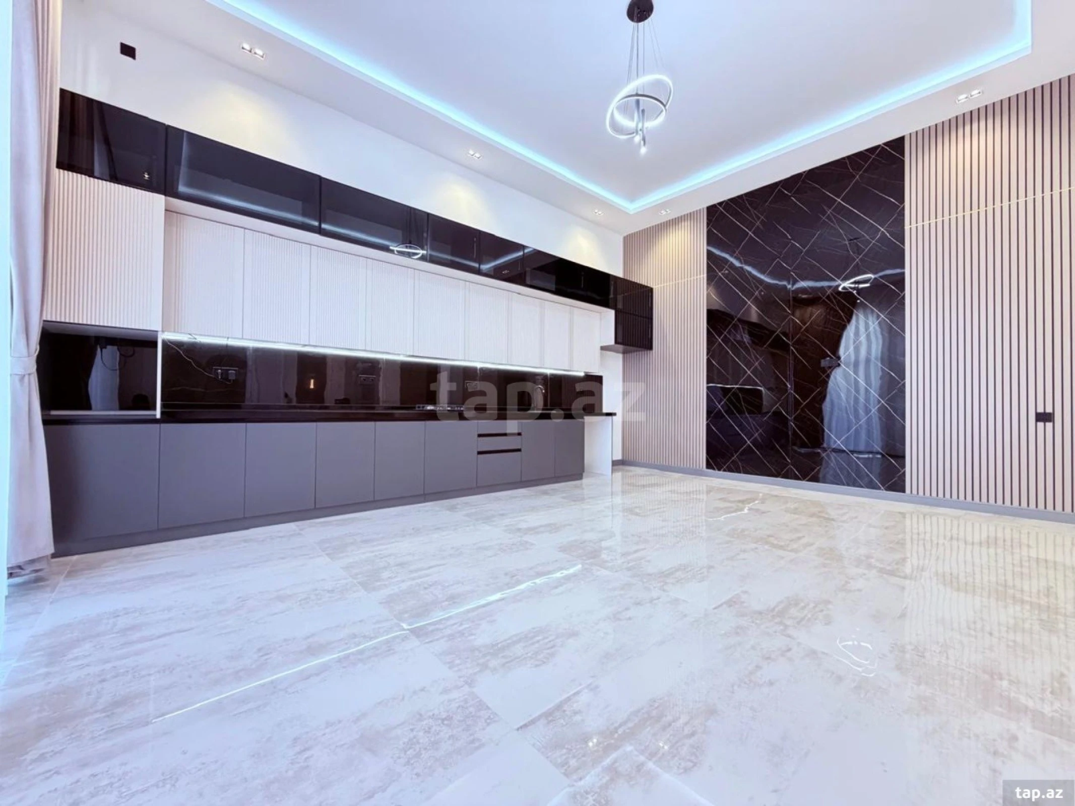 Satılır 4 otaqlı həyət evi 250 m²
