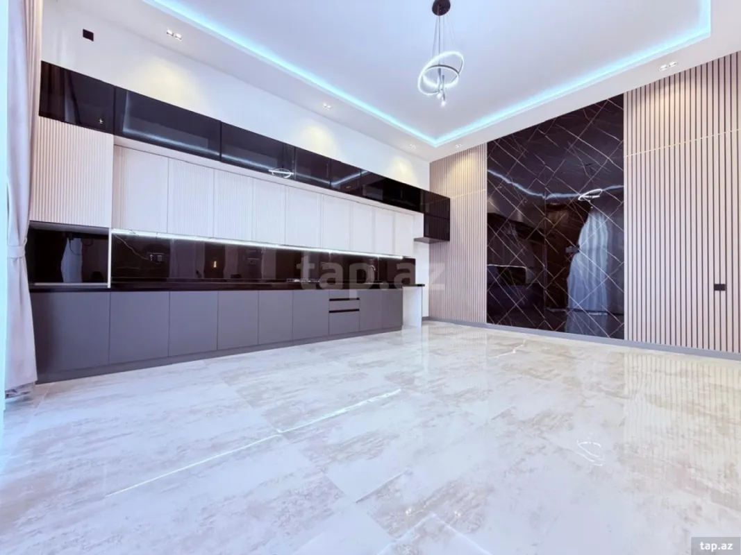 Satılır 4 otaqlı həyət evi 250 m²