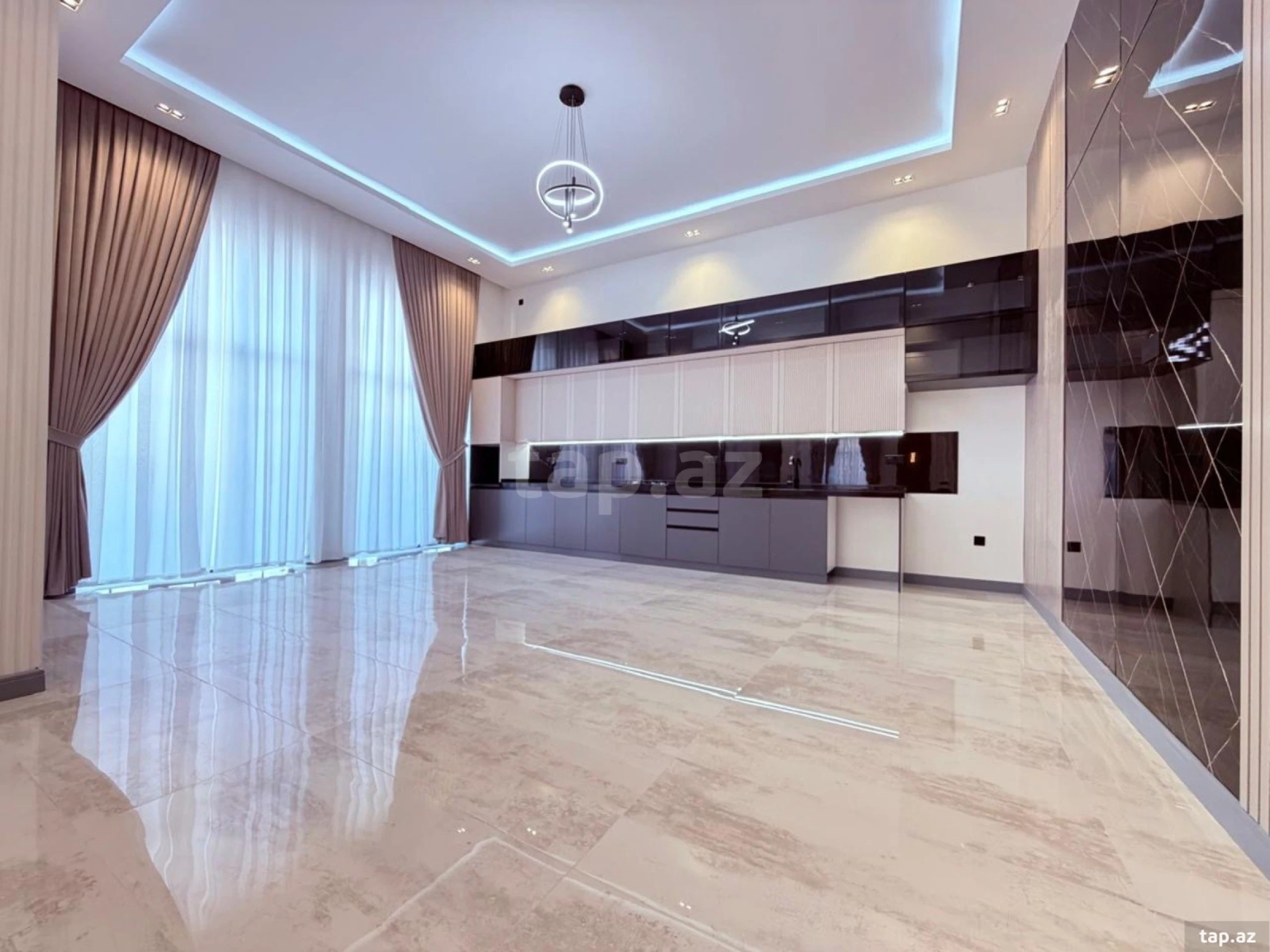 Satılır 4 otaqlı həyət evi 250 m²