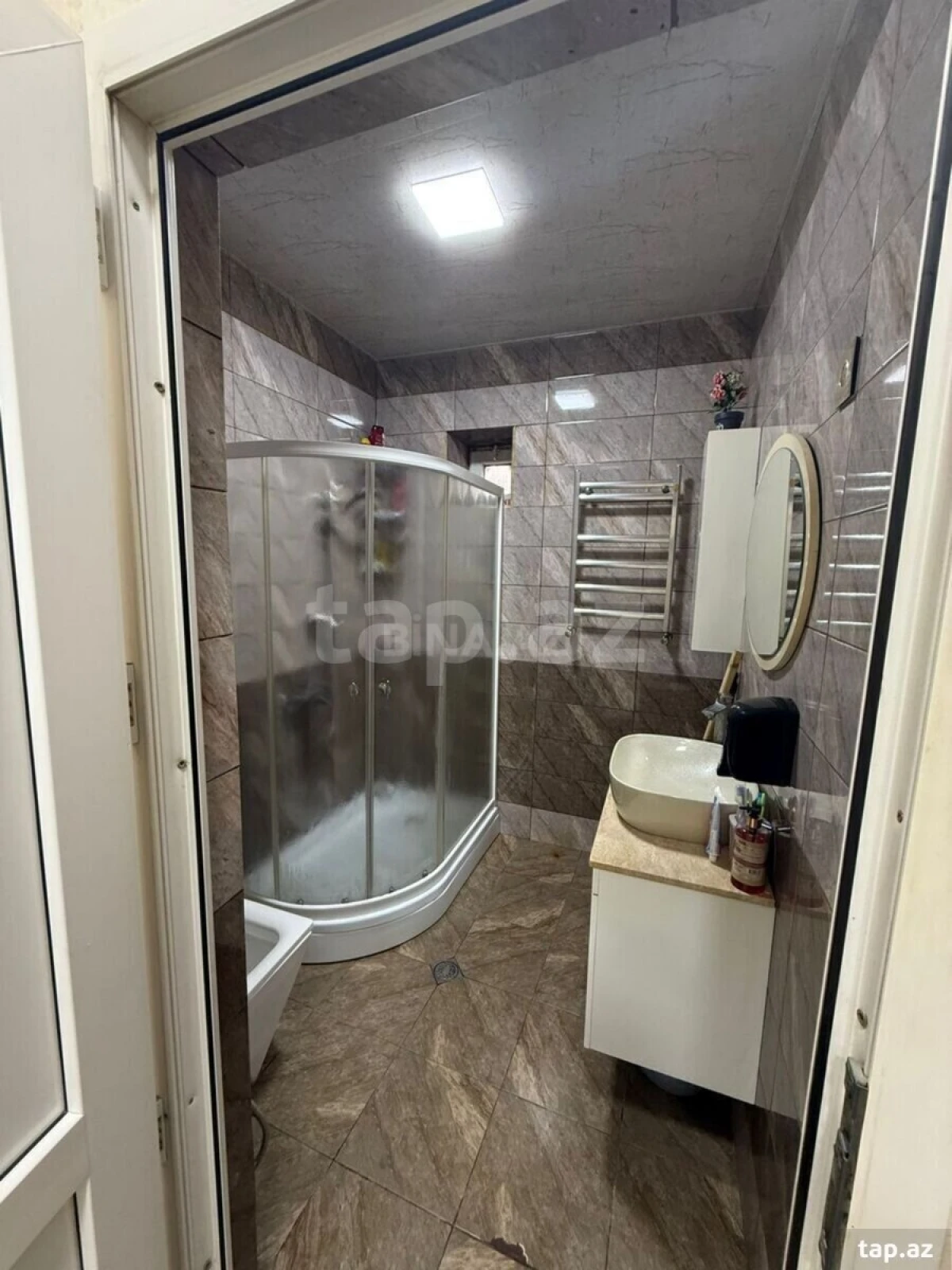 Satılır 3 otaqlı həyət evi 220 m²