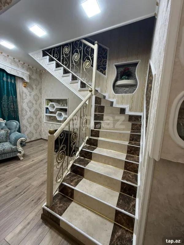 Satılır 3 otaqlı həyət evi 220 m²