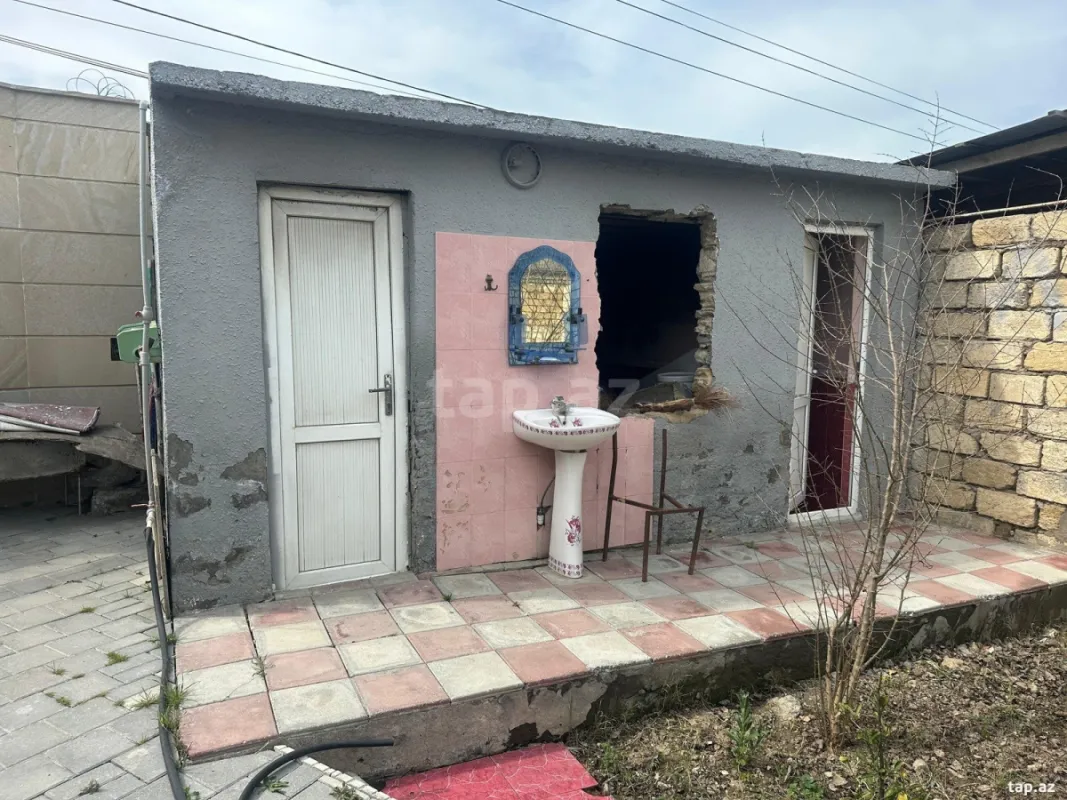 Satılır 4 otaqlı həyət evi 140 m²