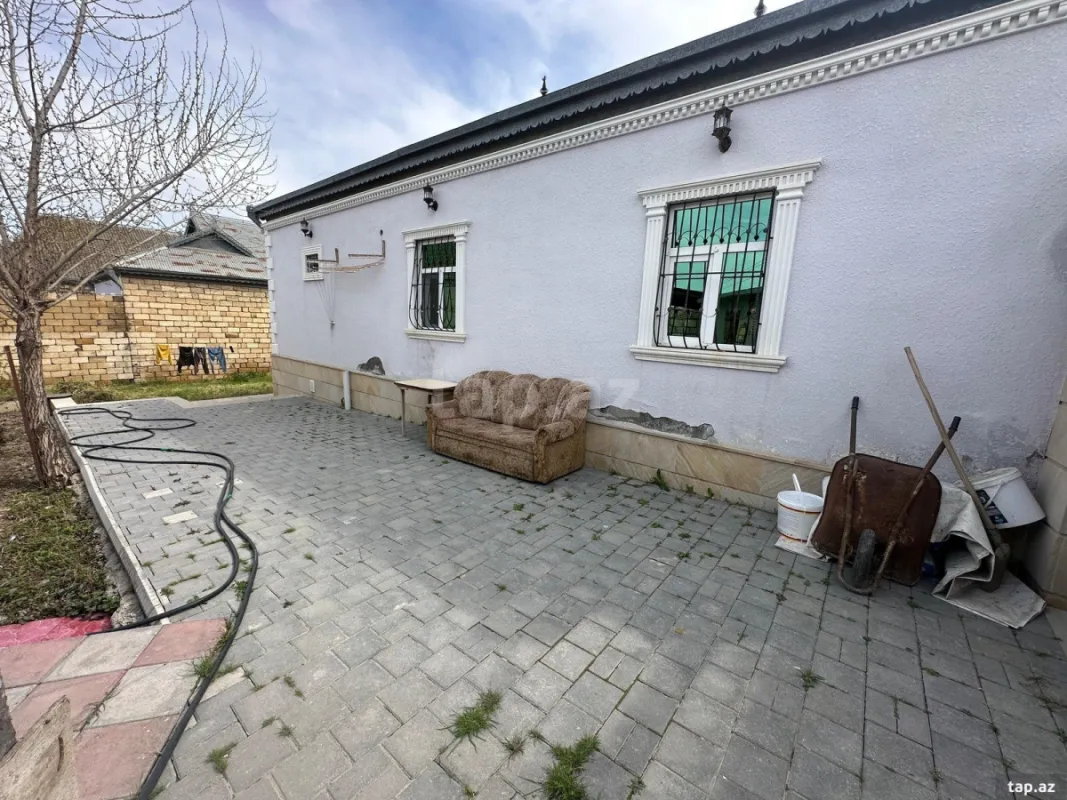 Satılır 4 otaqlı həyət evi 140 m²