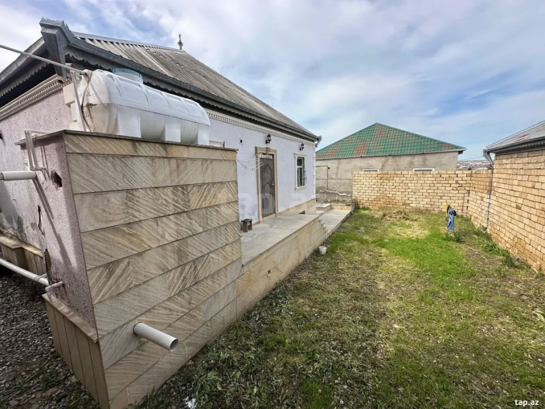 Satılır 4 otaqlı həyət evi 140 m²