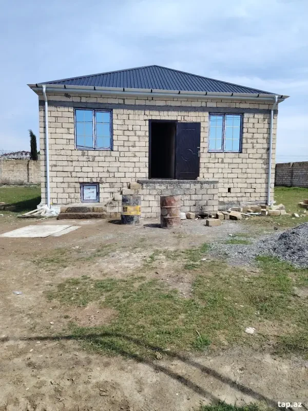 Satılır 4 otaqlı həyət evi 85 m²
