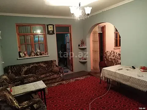 Satılır 4 otaqlı həyət evi 1.35 m² — Bakı 4 otaq 1.35 m²
