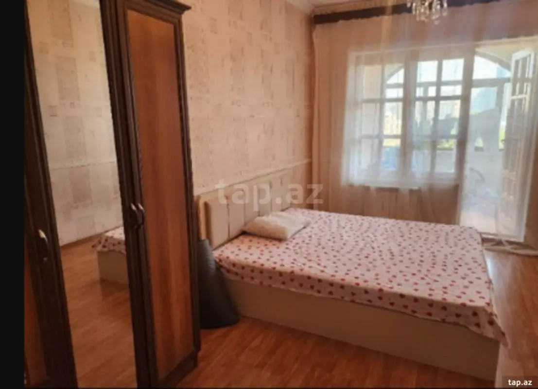 Satılır 4 otaqlı mənzil 150 m²