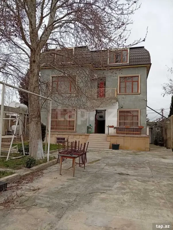 Satılır 6 otaqlı həyət evi 400 m²
