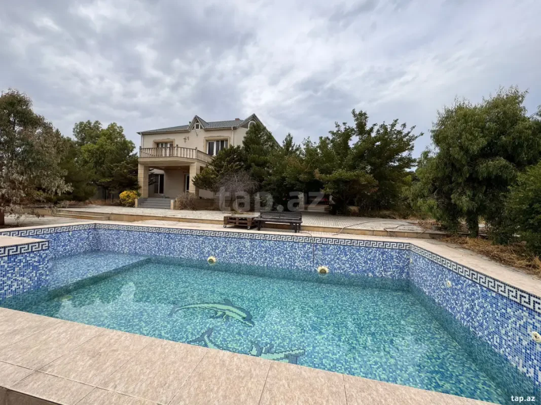 Satılır 5 otaqlı həyət evi 320 m²