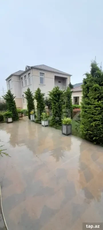 Satılır 6 otaqlı həyət evi 300 m²