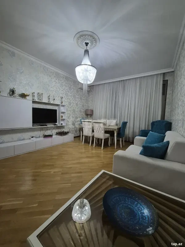 Satılır 3 otaqlı yeni tikili 125 m²