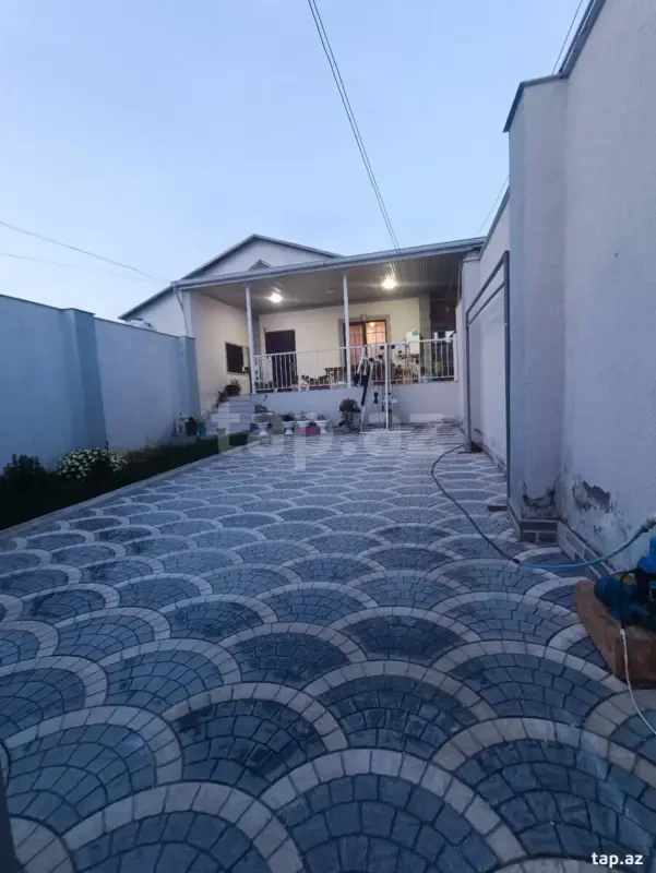 Satılır 3 otaqlı həyət evi 130 m²