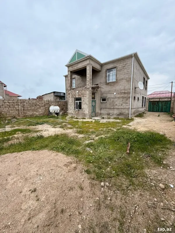 Satılır 7 otaqlı həyət evi 260 m²