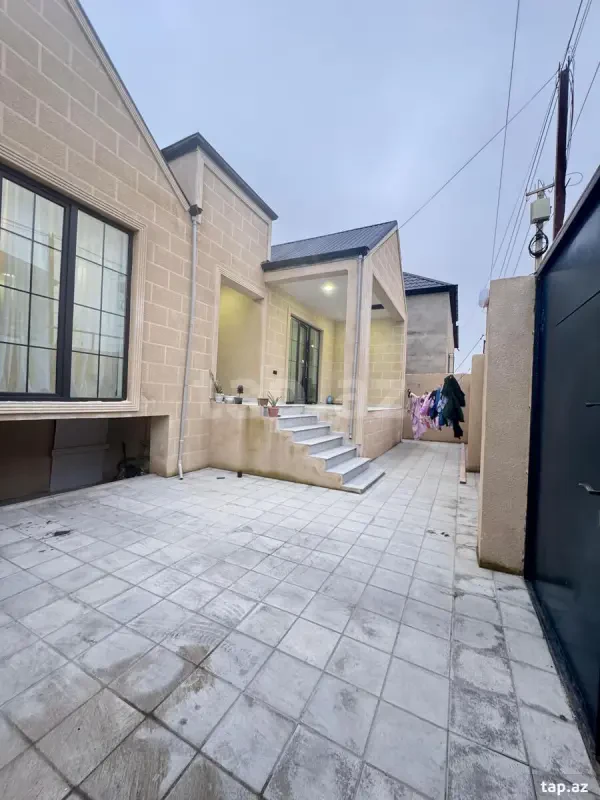 Satılır 4 otaqlı həyət evi 145 m²