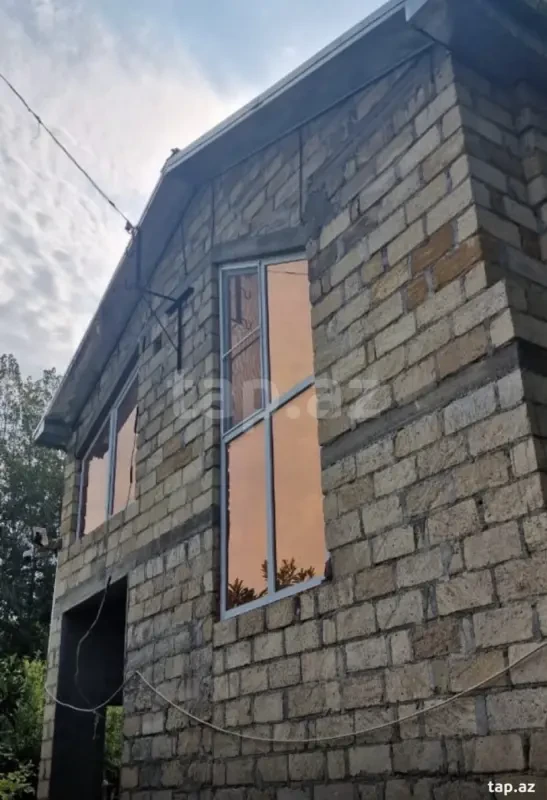 Satılır 3 otaqlı həyət evi 140 m²