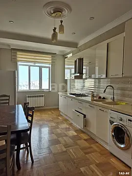 Kirayə verilir 2 otaqlı yeni tikili 90 m² — Bakı 2 otaq 90.00 m²