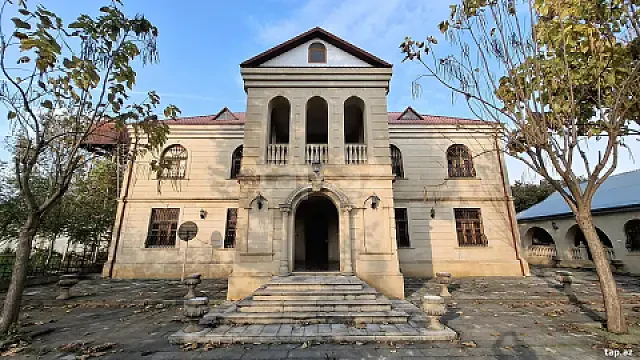 Kirayə verilir 4 otaqlı həyət evi 160 m² — Qəbələ 4 otaq 160.00 m²