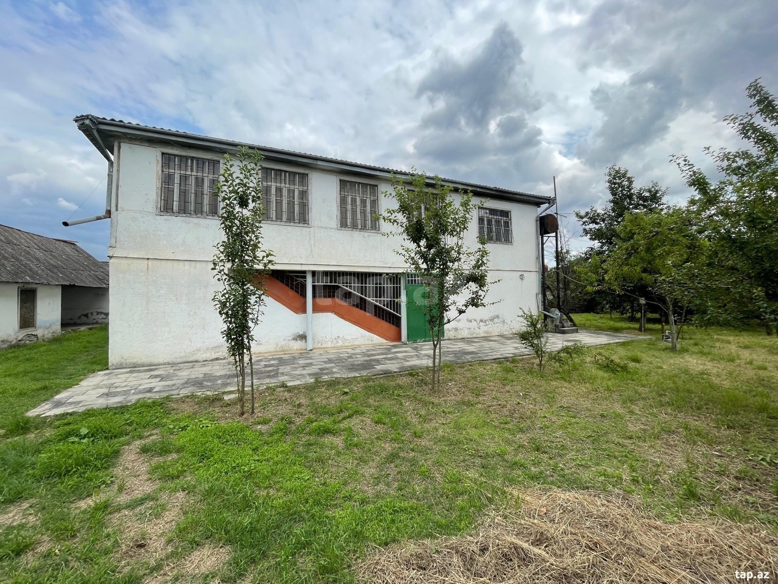 Satılır 5 otaqlı həyət evi 280 m²