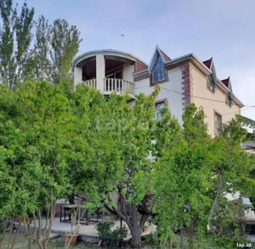 Satılır 7 otaqlı həyət evi 380 m²