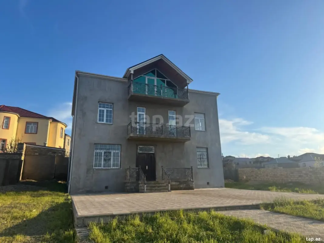 Satılır 6 otaqlı həyət evi 330 m²