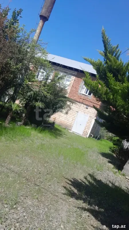 Satılır 7 otaqlı həyət evi 250 m²