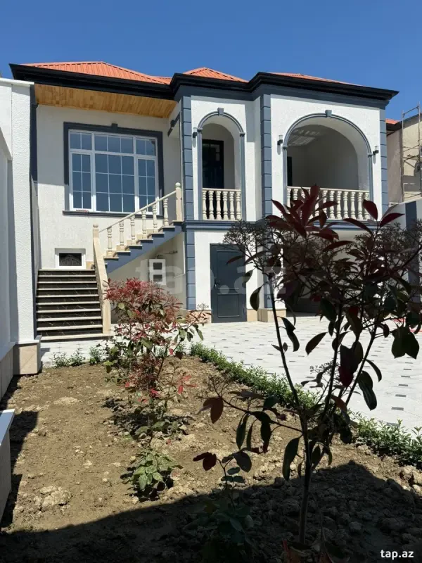 Satılır 4 otaqlı həyət evi 240 m²